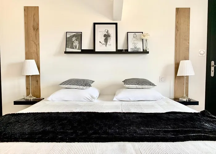 La Maison Blanche 5*, Piscine & Vue Cite Medievale